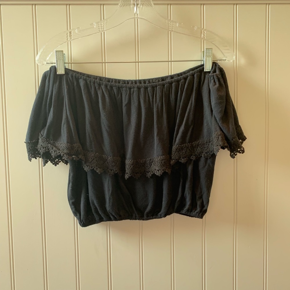 Hollister off the shoulder black crop top !